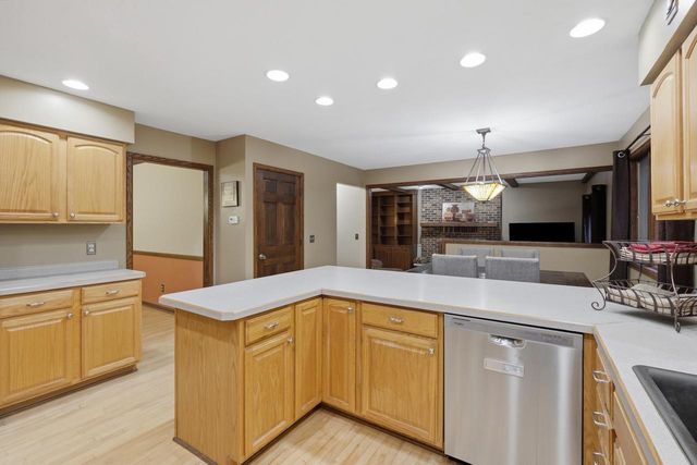 7050 Briar Lane, Sun Prairie, WI 53590