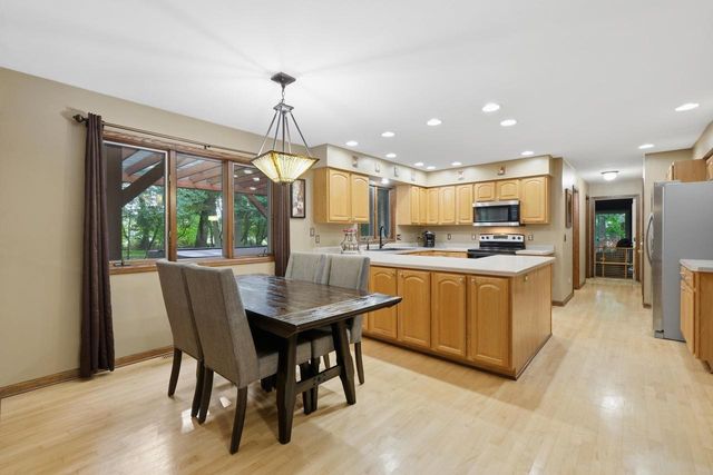 7050 Briar Lane, Sun Prairie, WI 53590