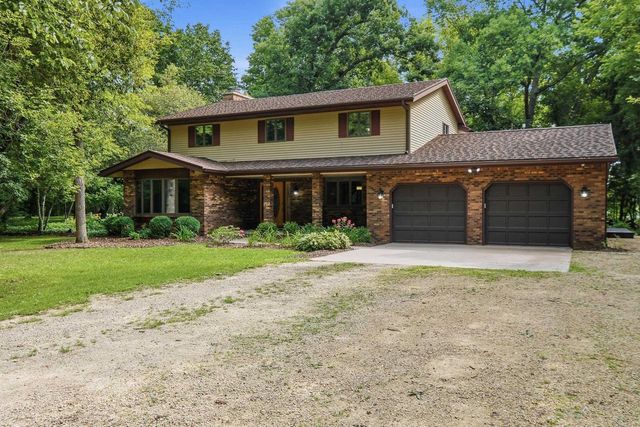 7050 Briar Lane, Sun Prairie, WI 53590