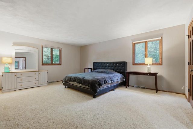 7050 Briar Lane, Sun Prairie, WI 53590