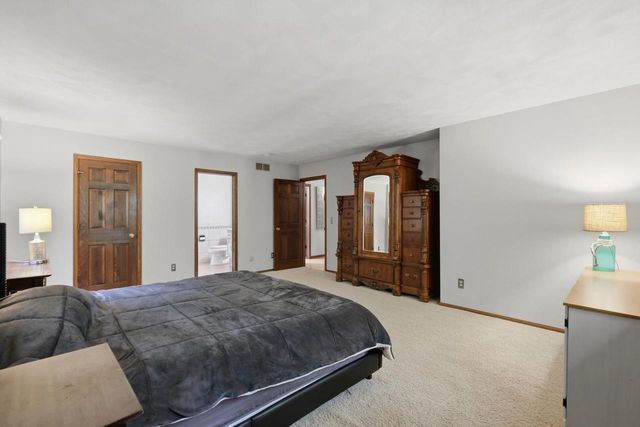7050 Briar Lane, Sun Prairie, WI 53590