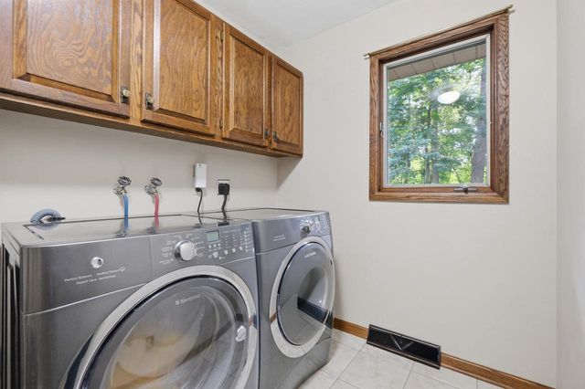 7050 Briar Lane, Sun Prairie, WI 53590