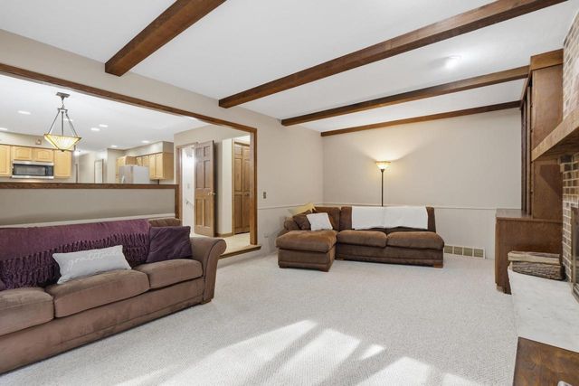 7050 Briar Lane, Sun Prairie, WI 53590