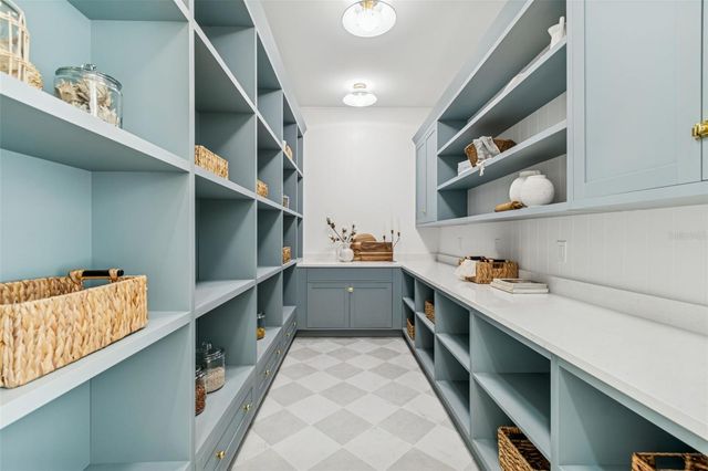 4814 W EUCLID AVENUE, Tampa, FL 33629