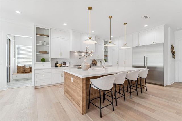 4814 W EUCLID AVENUE, Tampa, FL 33629