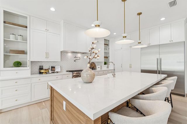 4814 W EUCLID AVENUE, Tampa, FL 33629