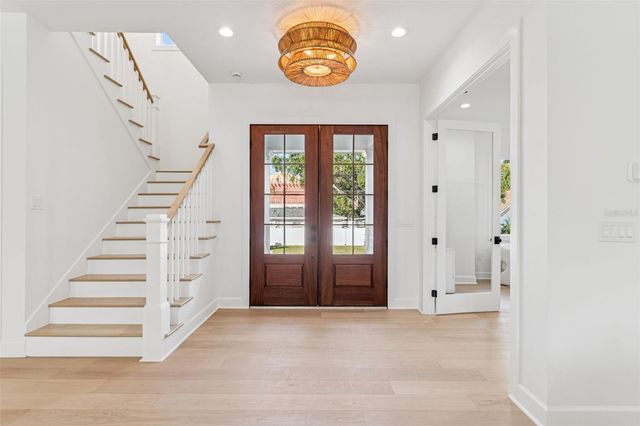 4814 W EUCLID AVENUE, Tampa, FL 33629