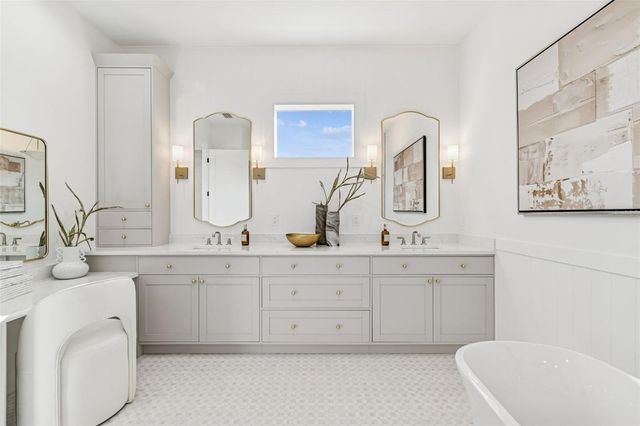 4814 W EUCLID AVENUE, Tampa, FL 33629