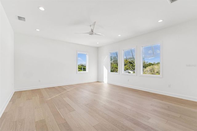 4814 W EUCLID AVENUE, Tampa, FL 33629