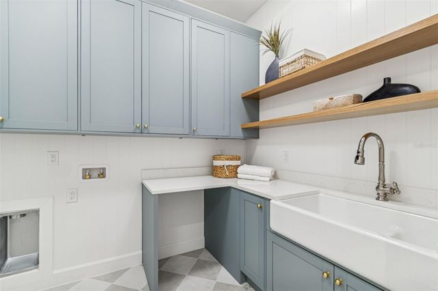 4814 W EUCLID AVENUE, Tampa, FL 33629