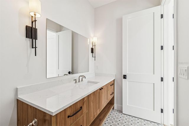 4814 W EUCLID AVENUE, Tampa, FL 33629