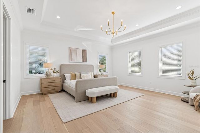 4814 W EUCLID AVENUE, Tampa, FL 33629