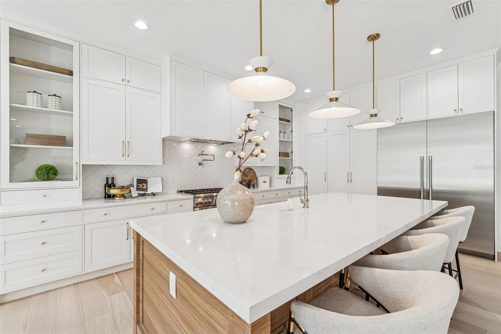 Image 28 of property listing at 4814 W EUCLID AVENUE, Tampa, FL 33629