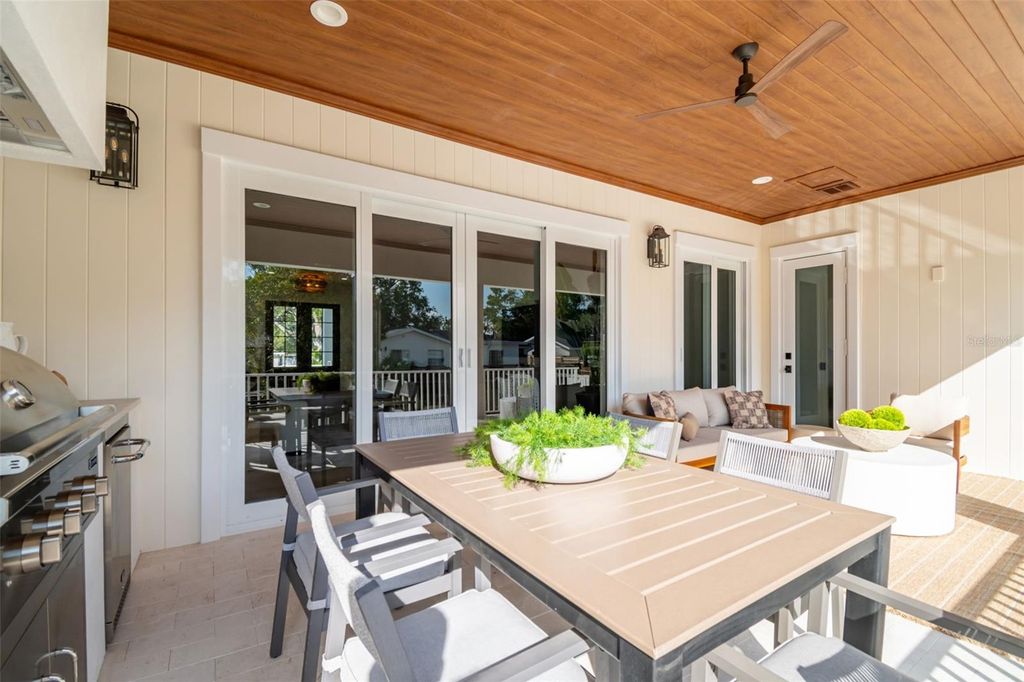 Image 79 of property listing at 4814 W EUCLID AVENUE, Tampa, FL 33629