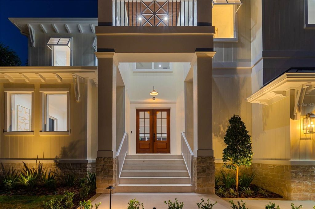 Image 93 of property listing at 4814 W EUCLID AVENUE, Tampa, FL 33629