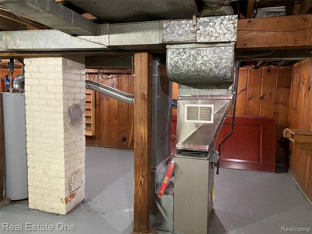 34321 John Street, Wayne, MI 48184