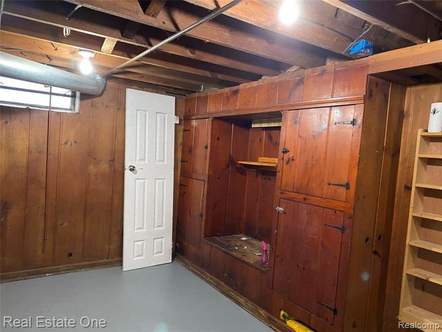 34321 John Street, Wayne, MI 48184