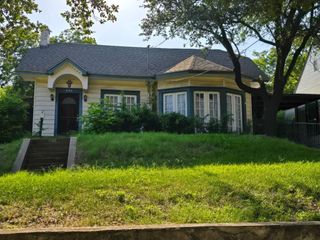 809 N Crawford Street, Dallas, TX 75203