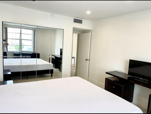 1965 S Ocean Dr 5B, Hallandale Beach, FL 33009