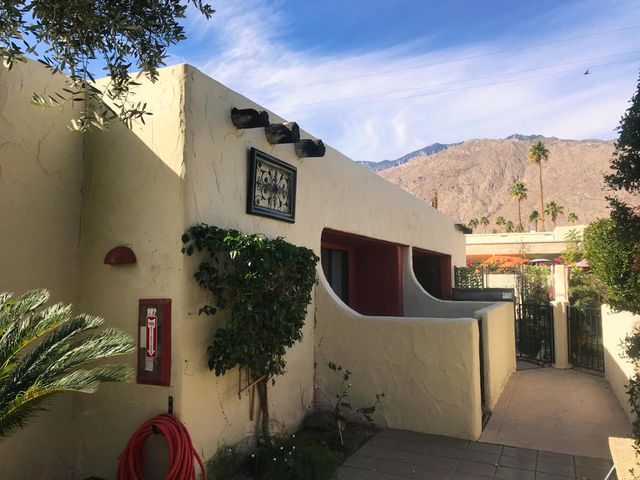 525 S Thornhill Road, Palm Springs, CA 92264
