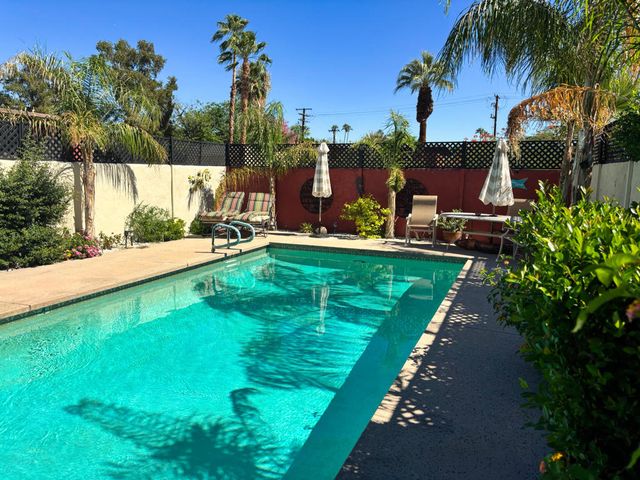 525 S Thornhill Road, Palm Springs, CA 92264