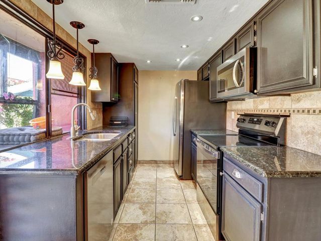 525 S Thornhill Road, Palm Springs, CA 92264