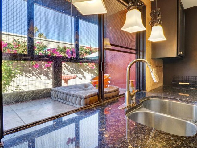 525 S Thornhill Road, Palm Springs, CA 92264