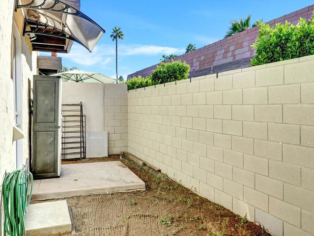 525 S Thornhill Road, Palm Springs, CA 92264