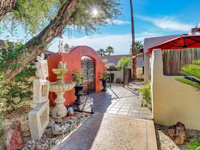 525 S Thornhill Road, Palm Springs, CA 92264