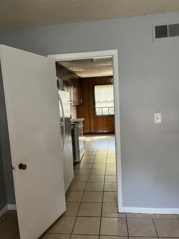 6354 Shannon Parkway 9E, Union City, GA 30291