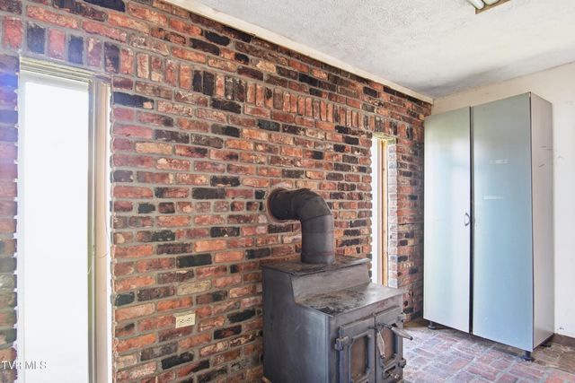 380 Oak Grove Road, Gray, TN 37615
