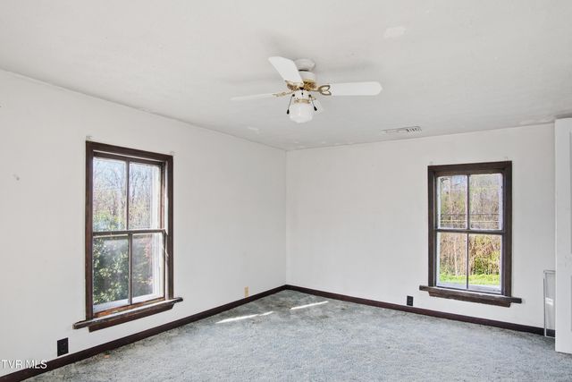 380 Oak Grove Road, Gray, TN 37615