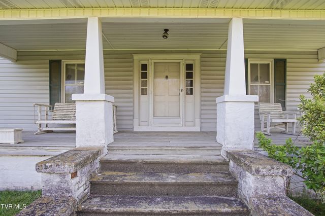 380 Oak Grove Road, Gray, TN 37615