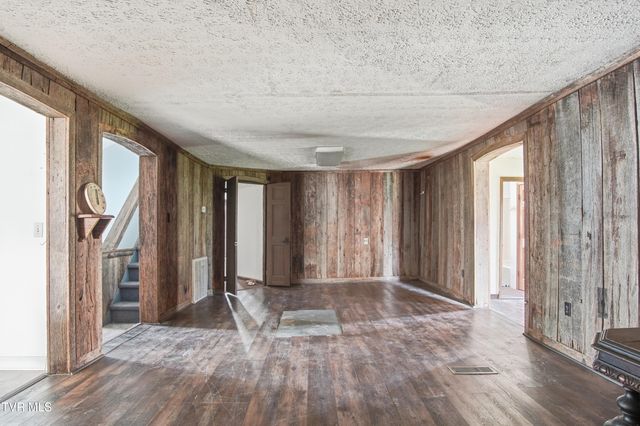 380 Oak Grove Road, Gray, TN 37615