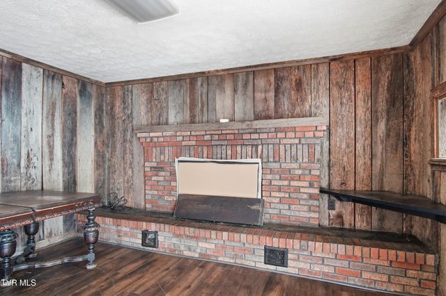 380 Oak Grove Road, Gray, TN 37615