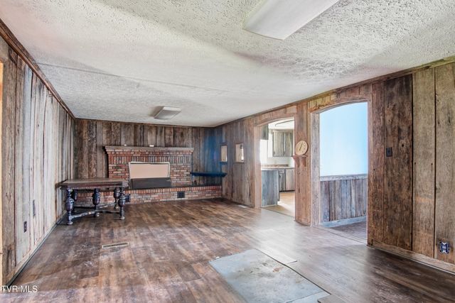 380 Oak Grove Road, Gray, TN 37615