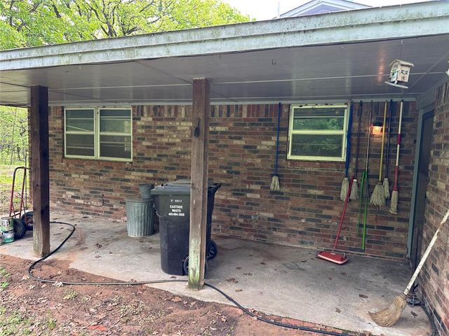 2 Lakewood Drive, Mcloud, OK 74851