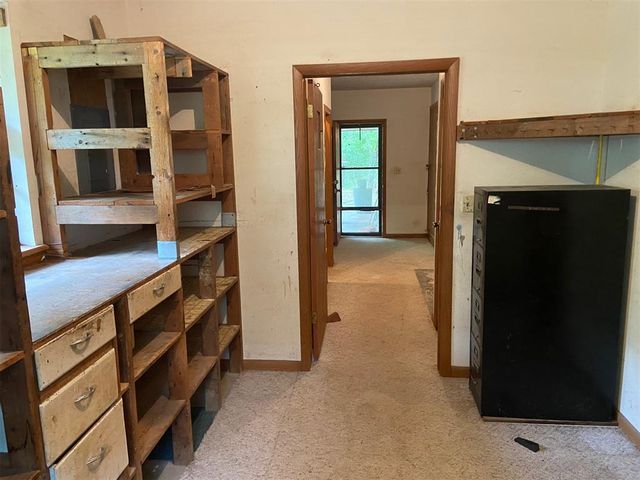 2 Lakewood Drive, Mcloud, OK 74851