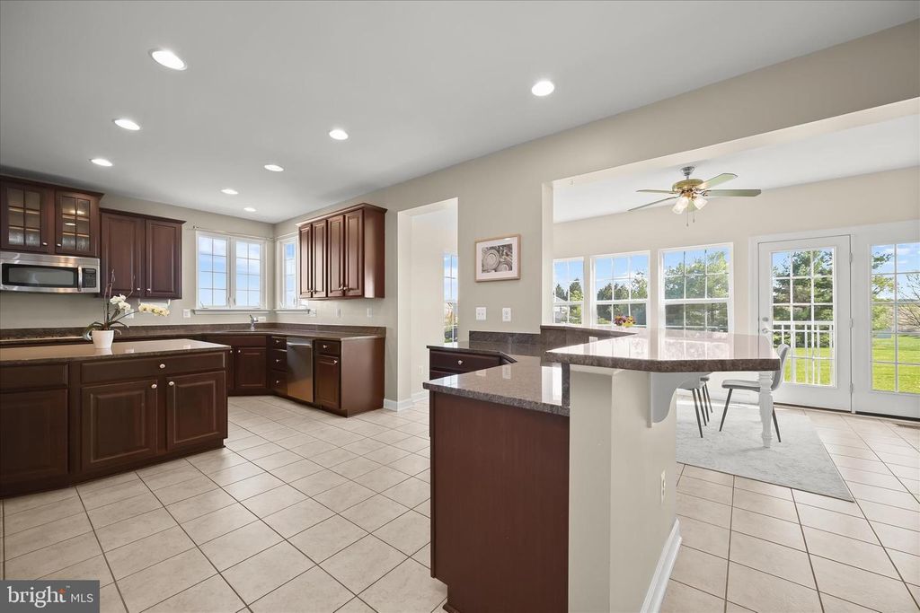 Image 25 of property listing at 10138 ROULETTE DR, Hagerstown, MD 21740