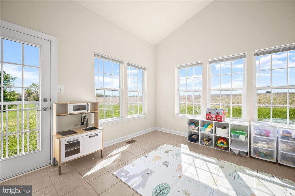 Image 36 of property listing at 10138 ROULETTE DR, Hagerstown, MD 21740