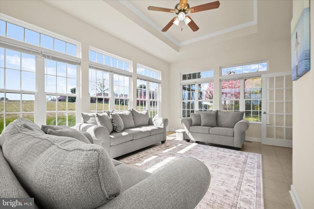 Image 5 of property listing at 10138 ROULETTE DR, Hagerstown, MD 21740