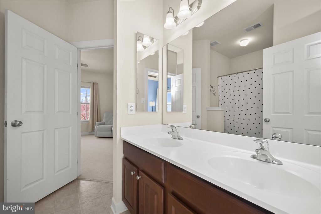 Image 57 of property listing at 10138 ROULETTE DR, Hagerstown, MD 21740