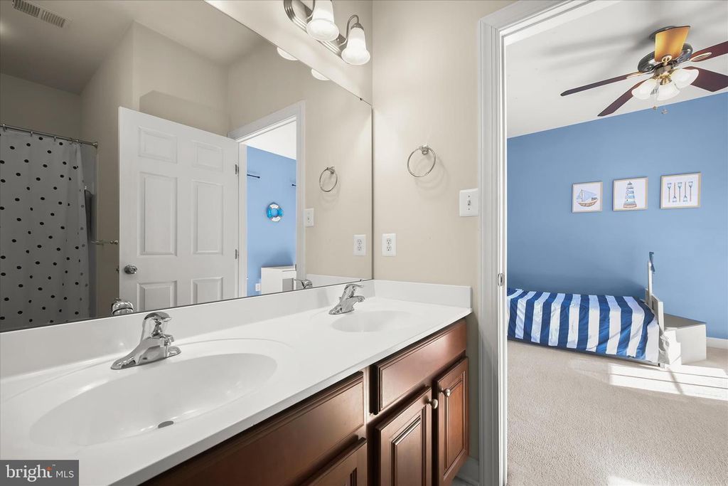 Image 58 of property listing at 10138 ROULETTE DR, Hagerstown, MD 21740