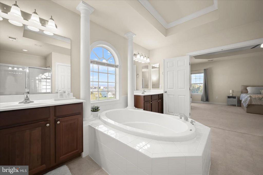 Image 6 of property listing at 10138 ROULETTE DR, Hagerstown, MD 21740