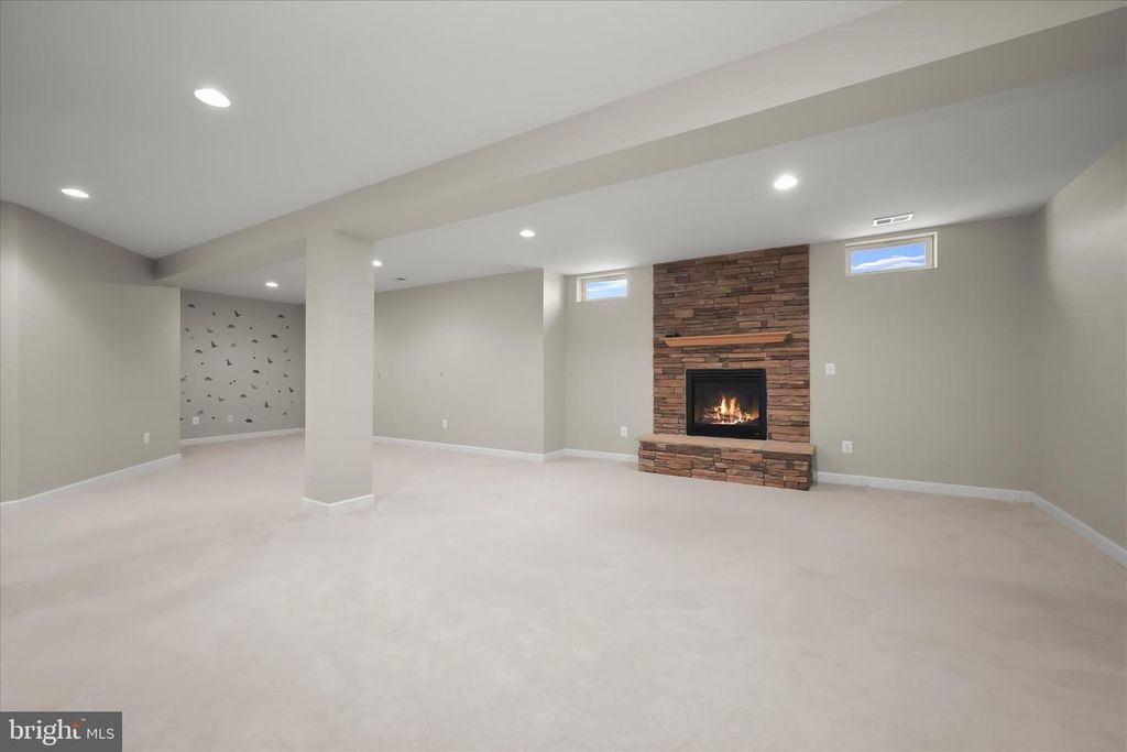 Image 63 of property listing at 10138 ROULETTE DR, Hagerstown, MD 21740