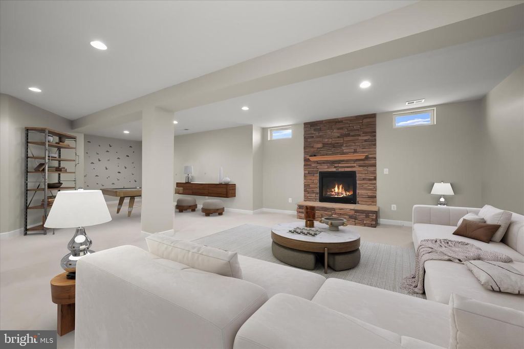 Image 7 of property listing at 10138 ROULETTE DR, Hagerstown, MD 21740