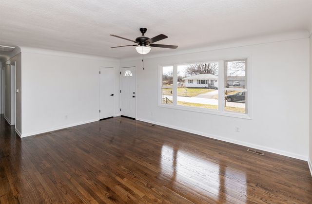 2419 E 23rd Street, Des Moines, IA 50317