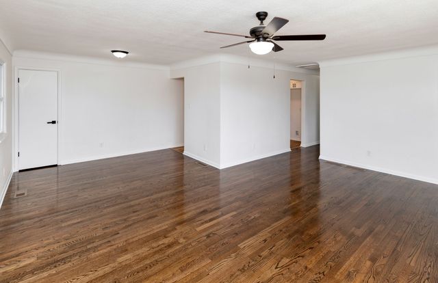 2419 E 23rd Street, Des Moines, IA 50317