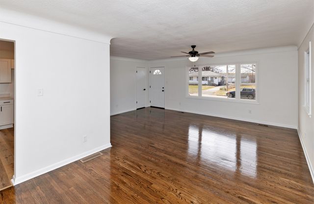 2419 E 23rd Street, Des Moines, IA 50317