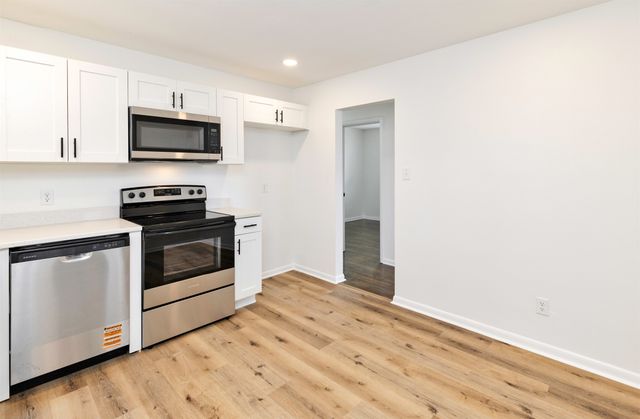 2419 E 23rd Street, Des Moines, IA 50317